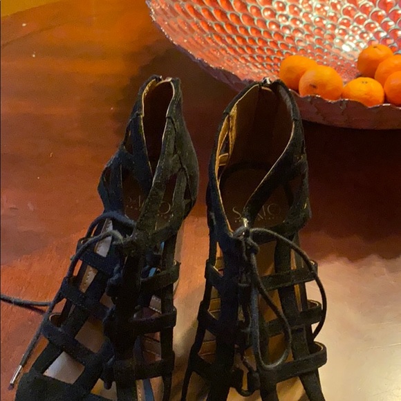 Shoes - Picture 4 of 4